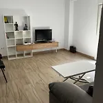 Apartamento En Camino De Ronda De Dos Habitaciones Y Salon