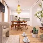Genteel Home Capiteles