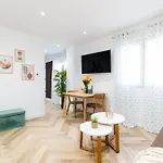 Rolando House, Free Parking