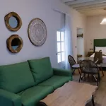 4U Suites