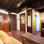 Penthouse, Petit San Matias