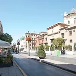 Acera del Darro, céntrico