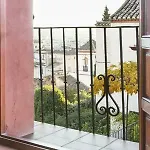 Luminous Alhambra view apartment in Albayzín