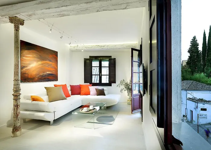 Art Chapiz Apartments