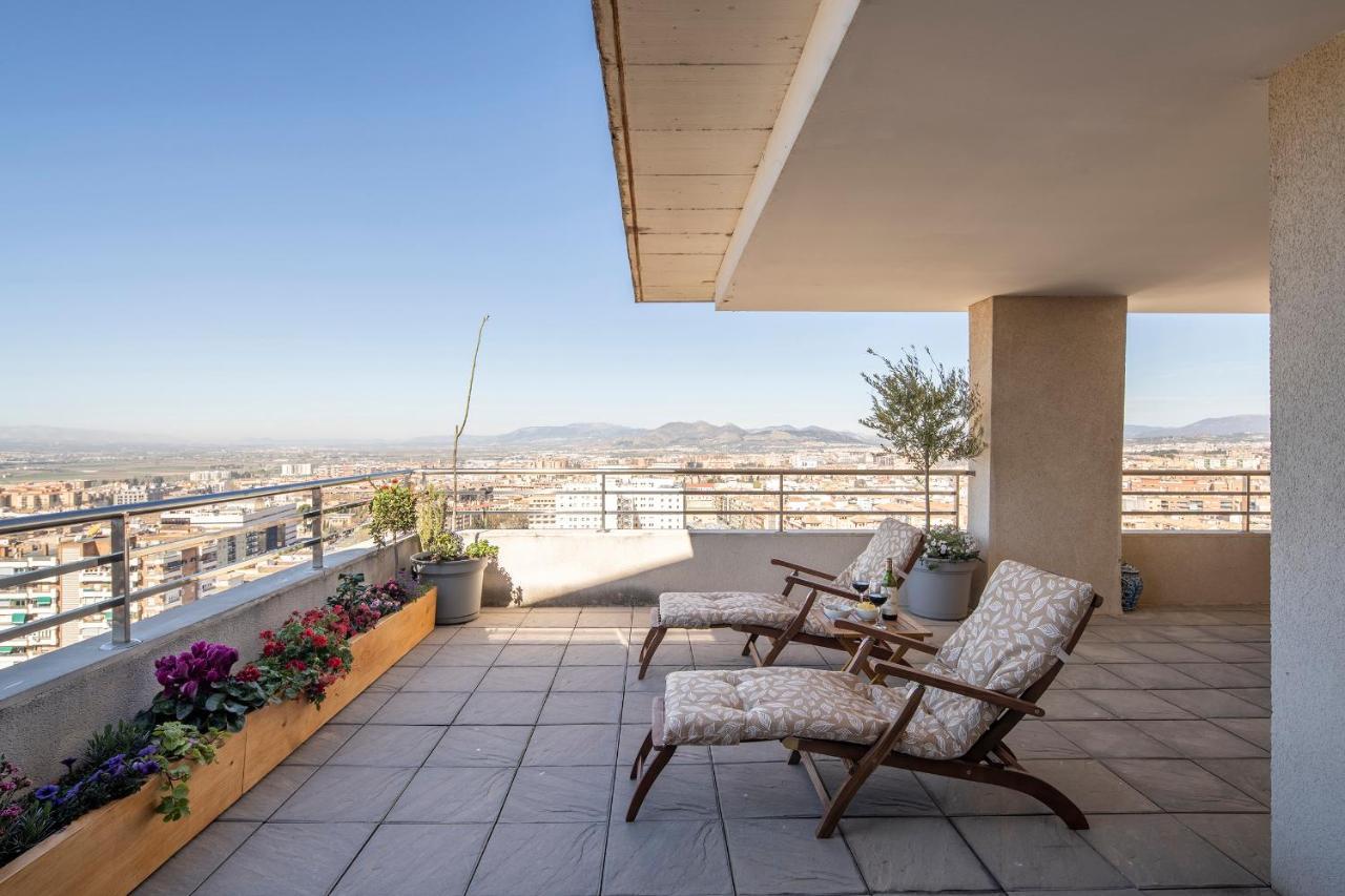 Atico Granada, Penthouse, 18-19th Floor, Centre, Views, Terrace, Free Parking * Granada