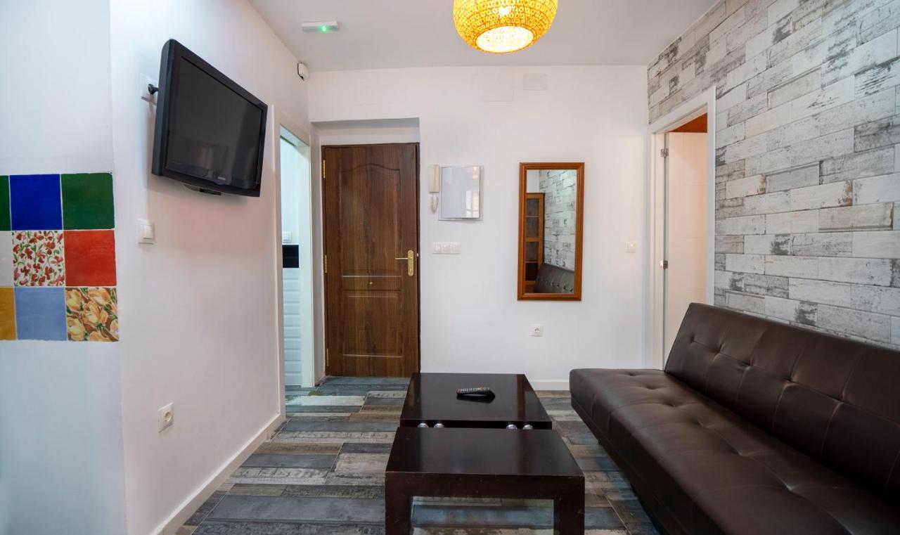 Las Rejas Apartment