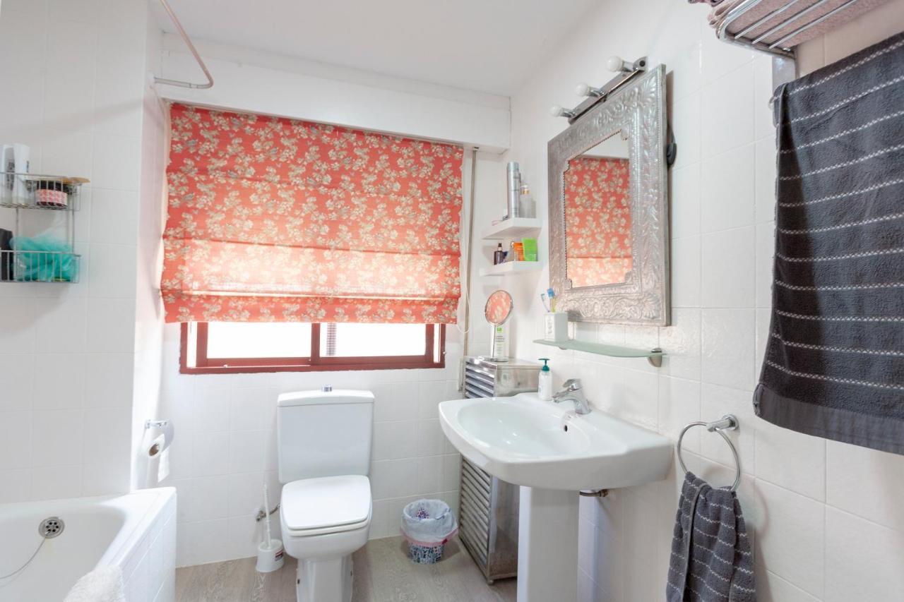 Lola.- De Matrimonio, Con Bano Privado Homestay Granada
