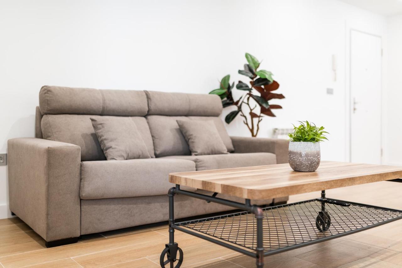 Trendy And Bright Apartment Granada