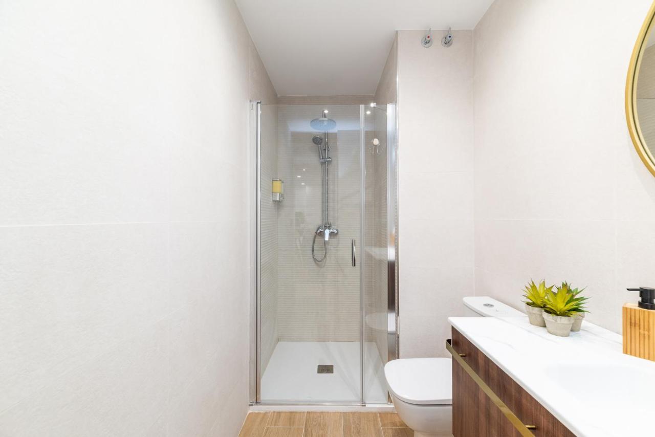 Trendy And Bright Apartment Granada