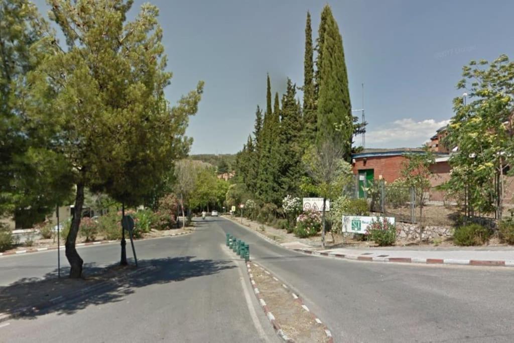 Estudio En Serrallo, Perfecto Alhambra Y Esqui Apartamento