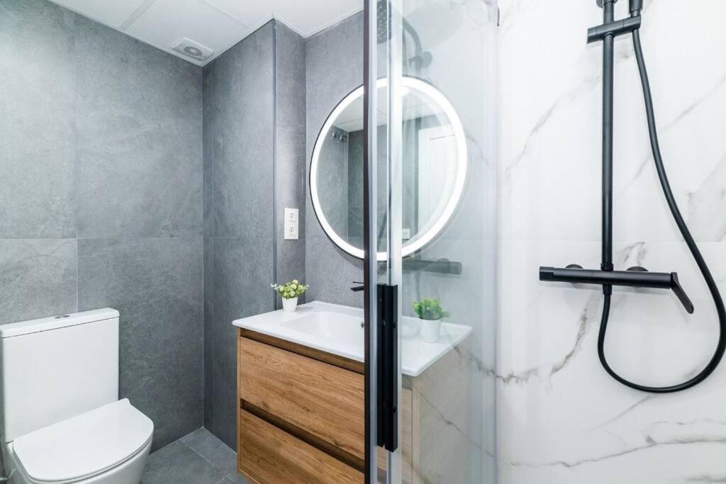 Modern Close To The City Center And Alhambra