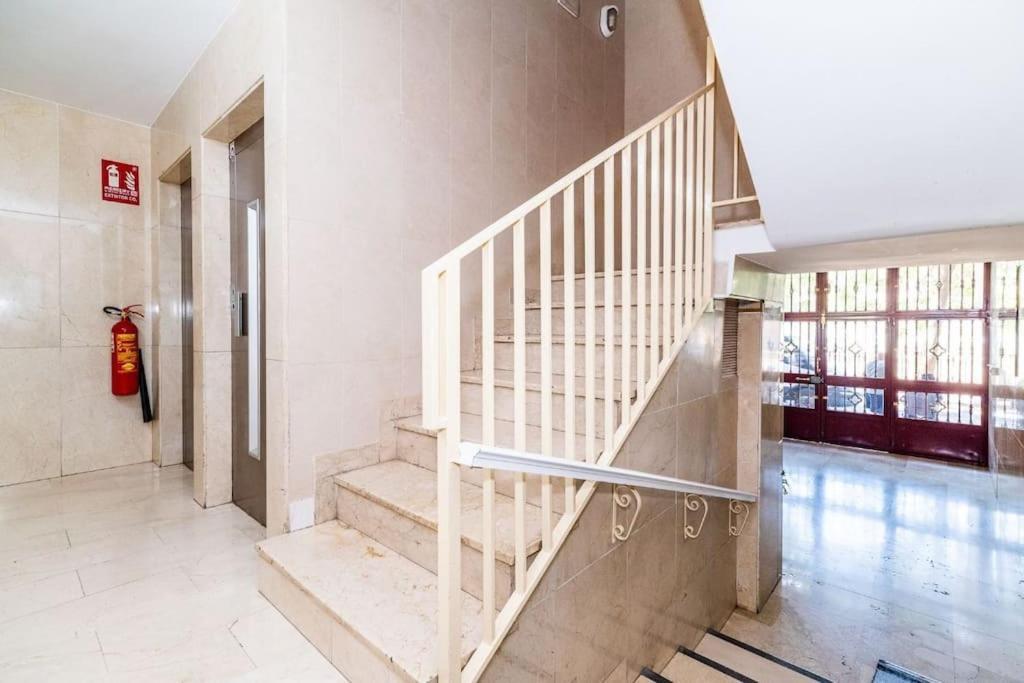 Modern Close To The City Center And Alhambra