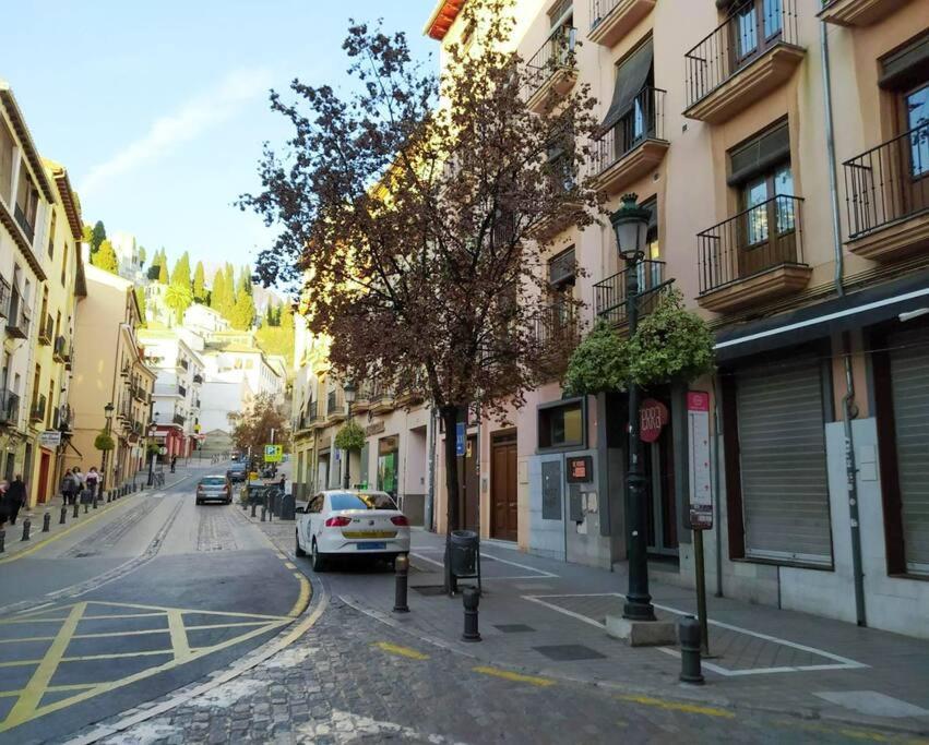 4 Balconies House, And Near The Alhambra Apartment *