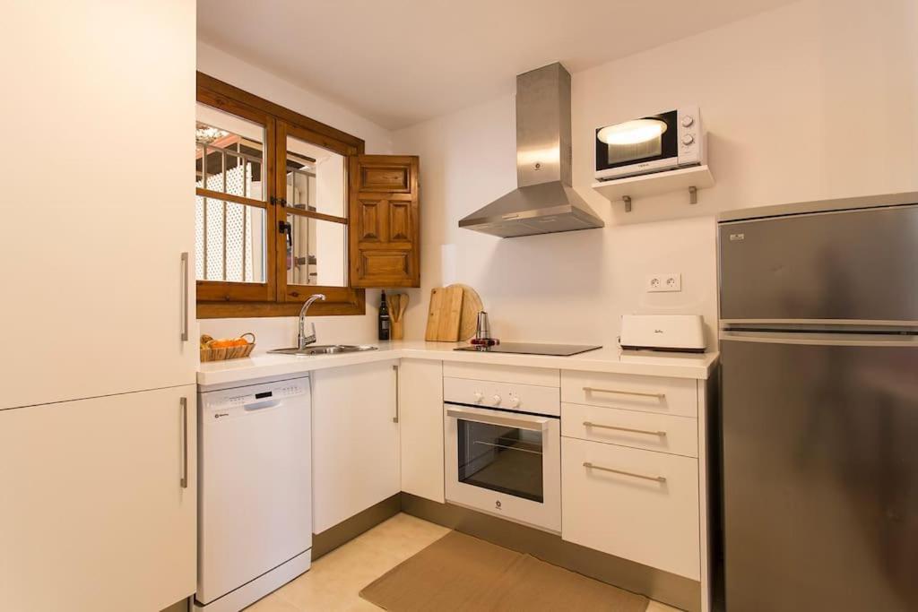 Casa Tipica Del Albaicin Con Interior De Diseno Holiday home