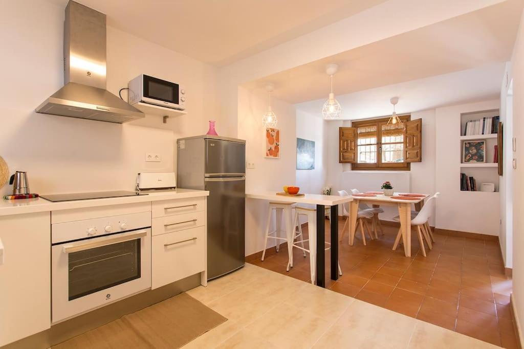Casa Tipica Del Albaicin Con Interior De Diseno Holiday home