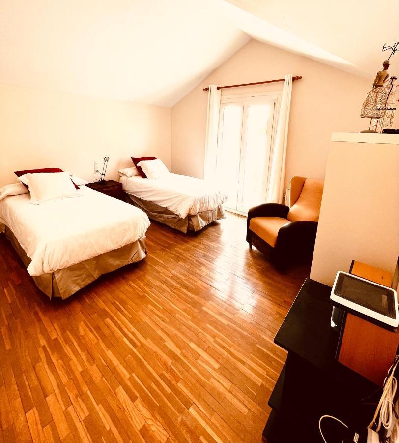 Mercedes Villa *