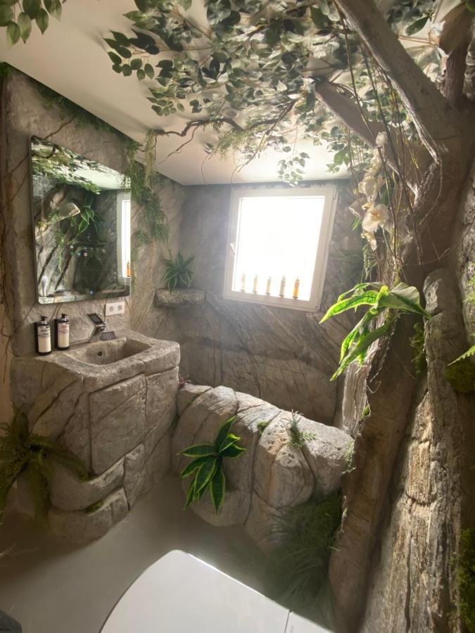 Hostal Futurotel Space Garden