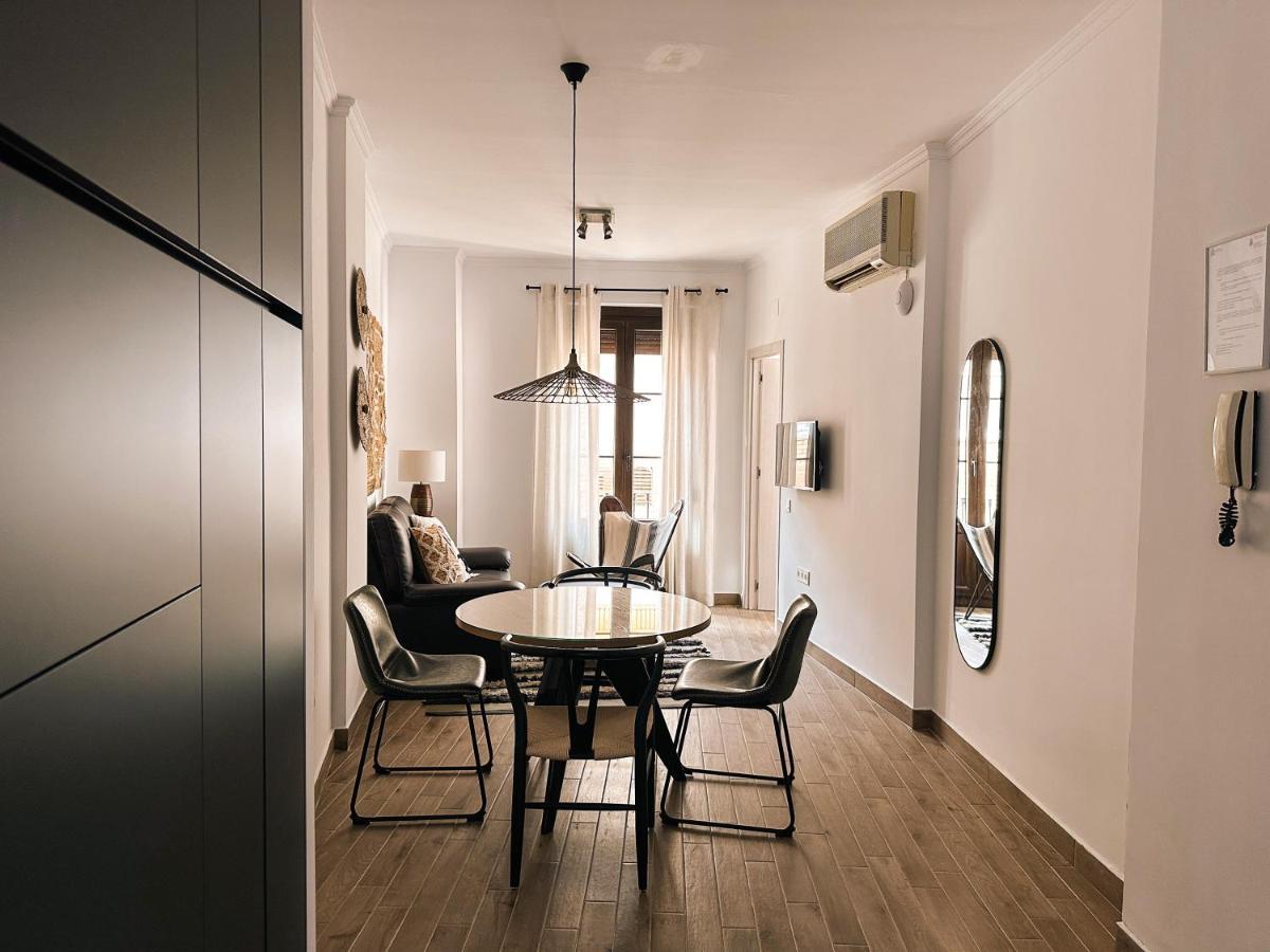 Atico Silleria - The Gallery *