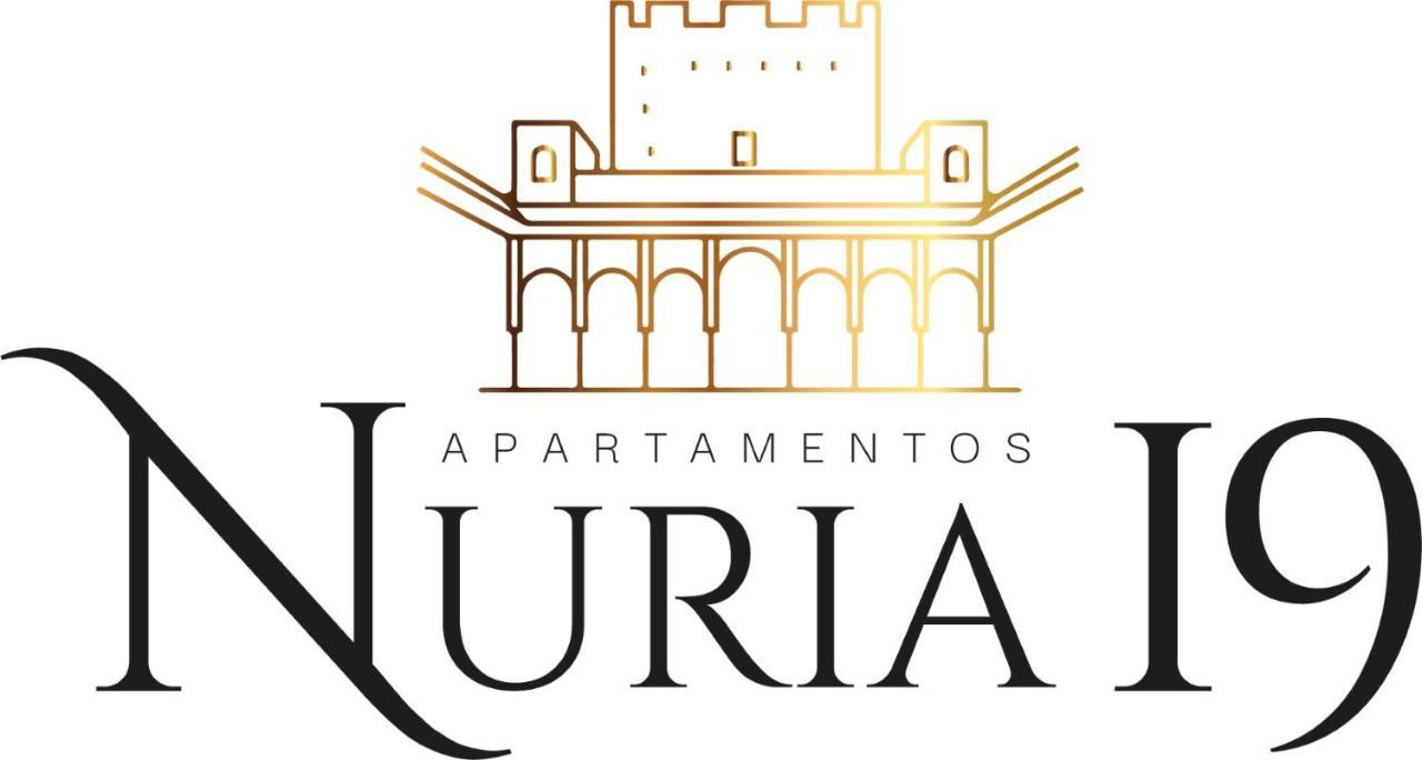 Nuria 19 *