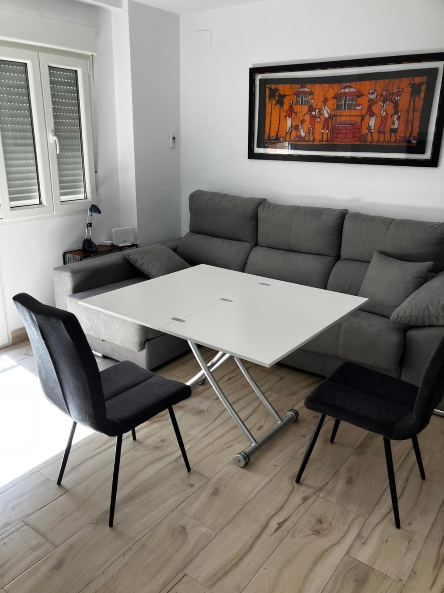 Apartamento En Camino De Ronda De Dos Y Salon Apartamento *