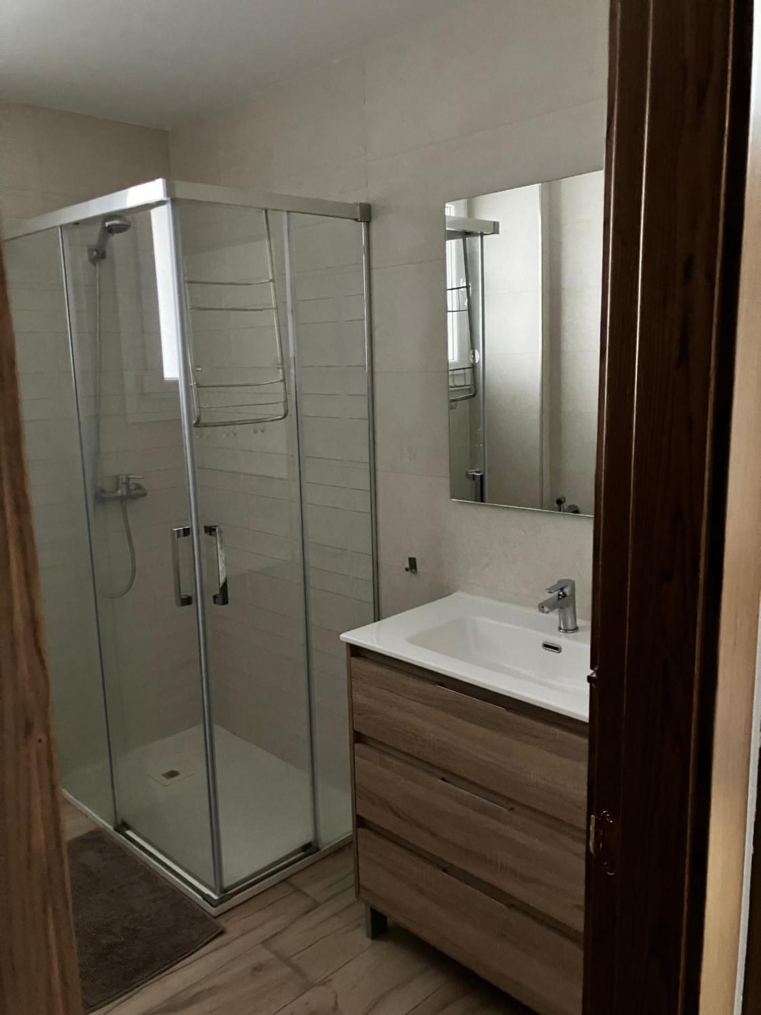Apartamento En Camino De Ronda De Dos Y Salon Apartamento *