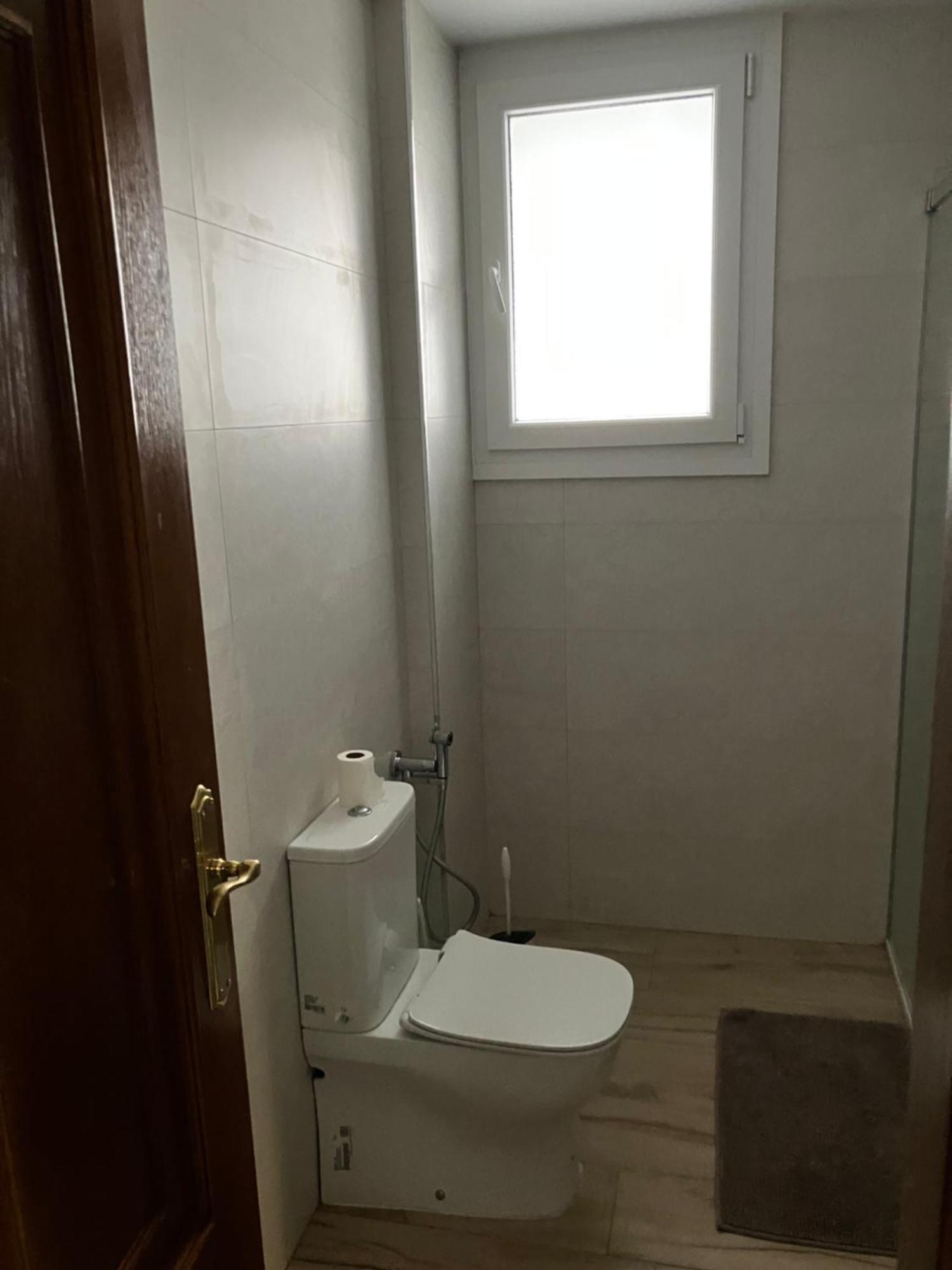 Apartamento En Camino De Ronda De Dos Y Salon *