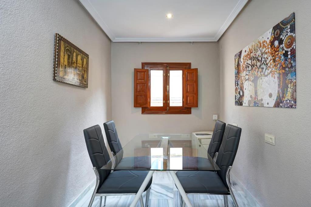 Centro. Atico Ayuntamiento Apartment *