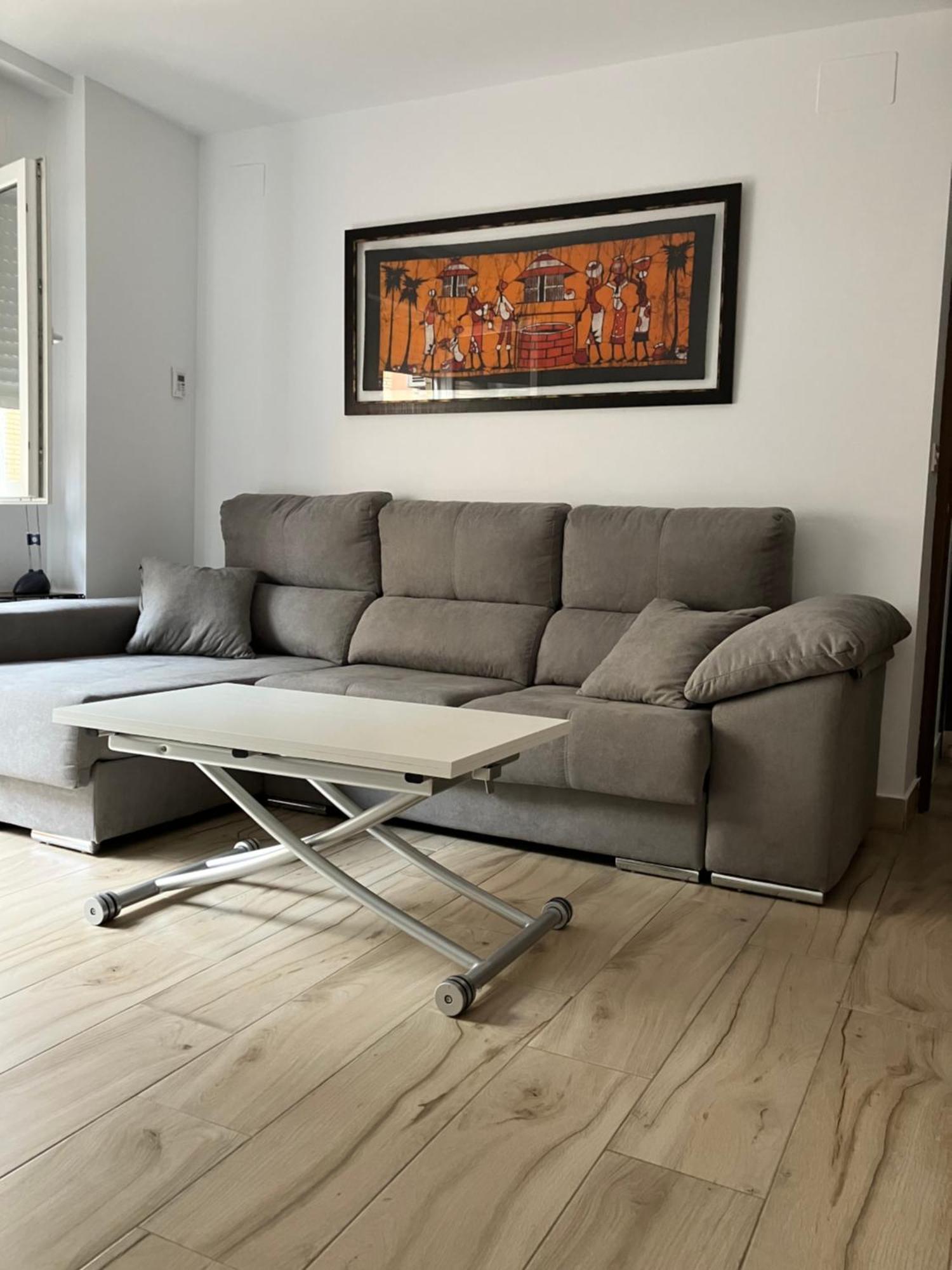 Apartamento En Camino De Ronda De Dos Y Salon * Granada