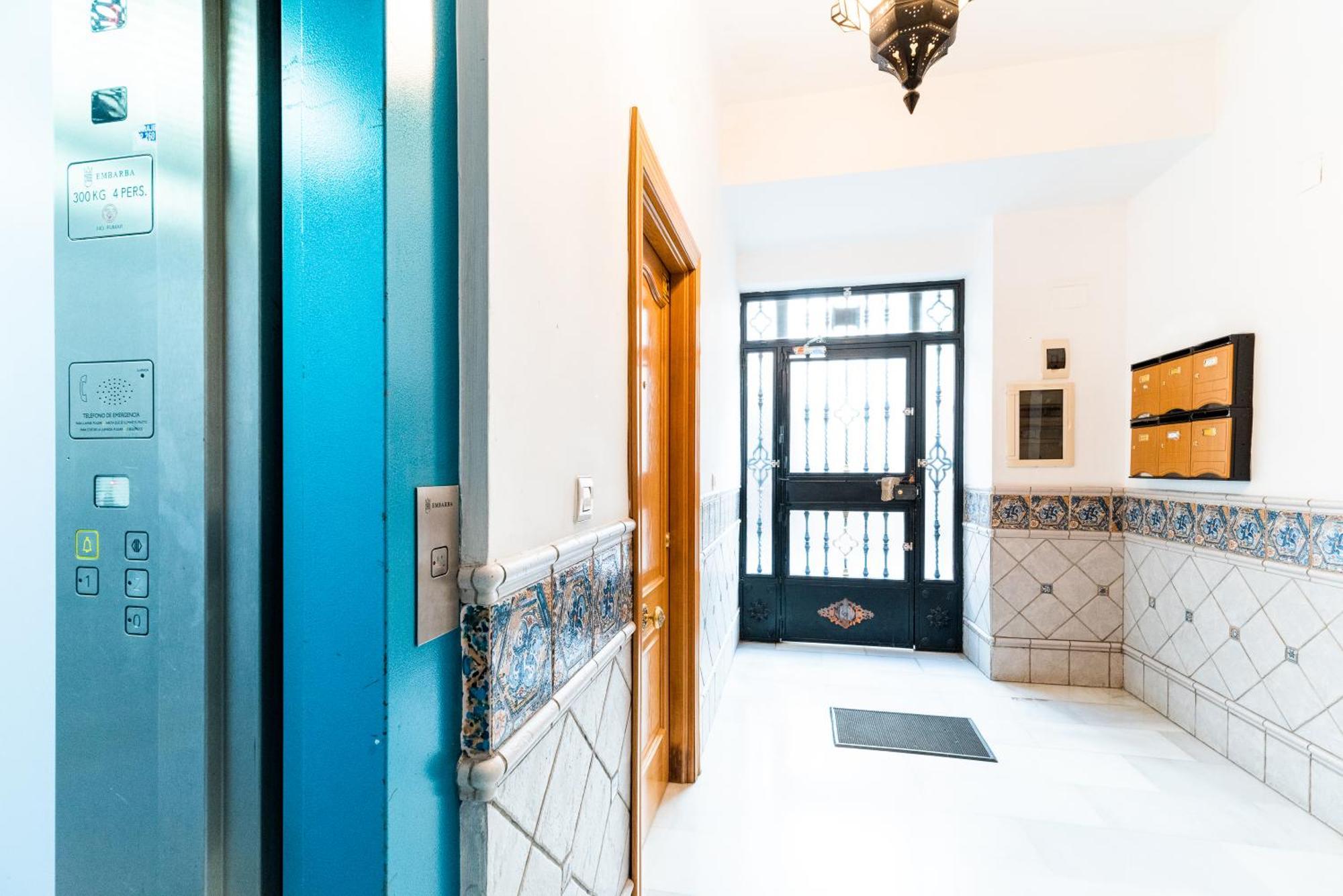 Apartamento Encantador Piso Pleno Centro A Pie De Semana Santa Y Cerca De La Alhambra *