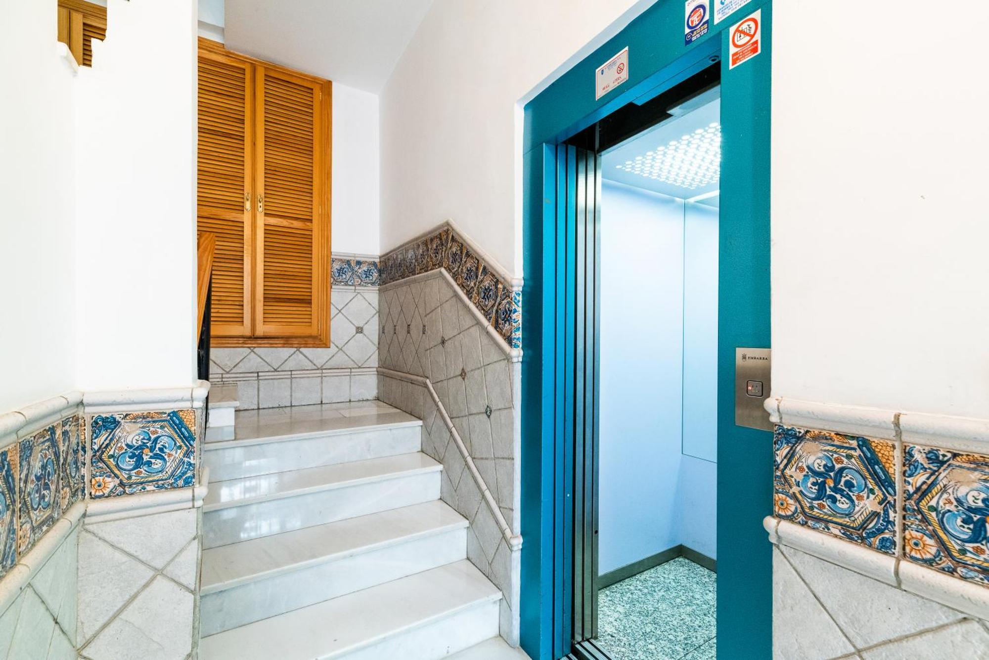 Encantador Piso Pleno Centro A Pie De Semana Santa Y Cerca De La Alhambra Apartamento *