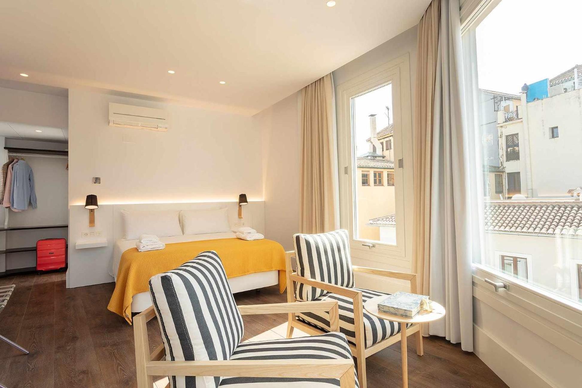 Apartahotel Casa Miravalle Catedral 4*