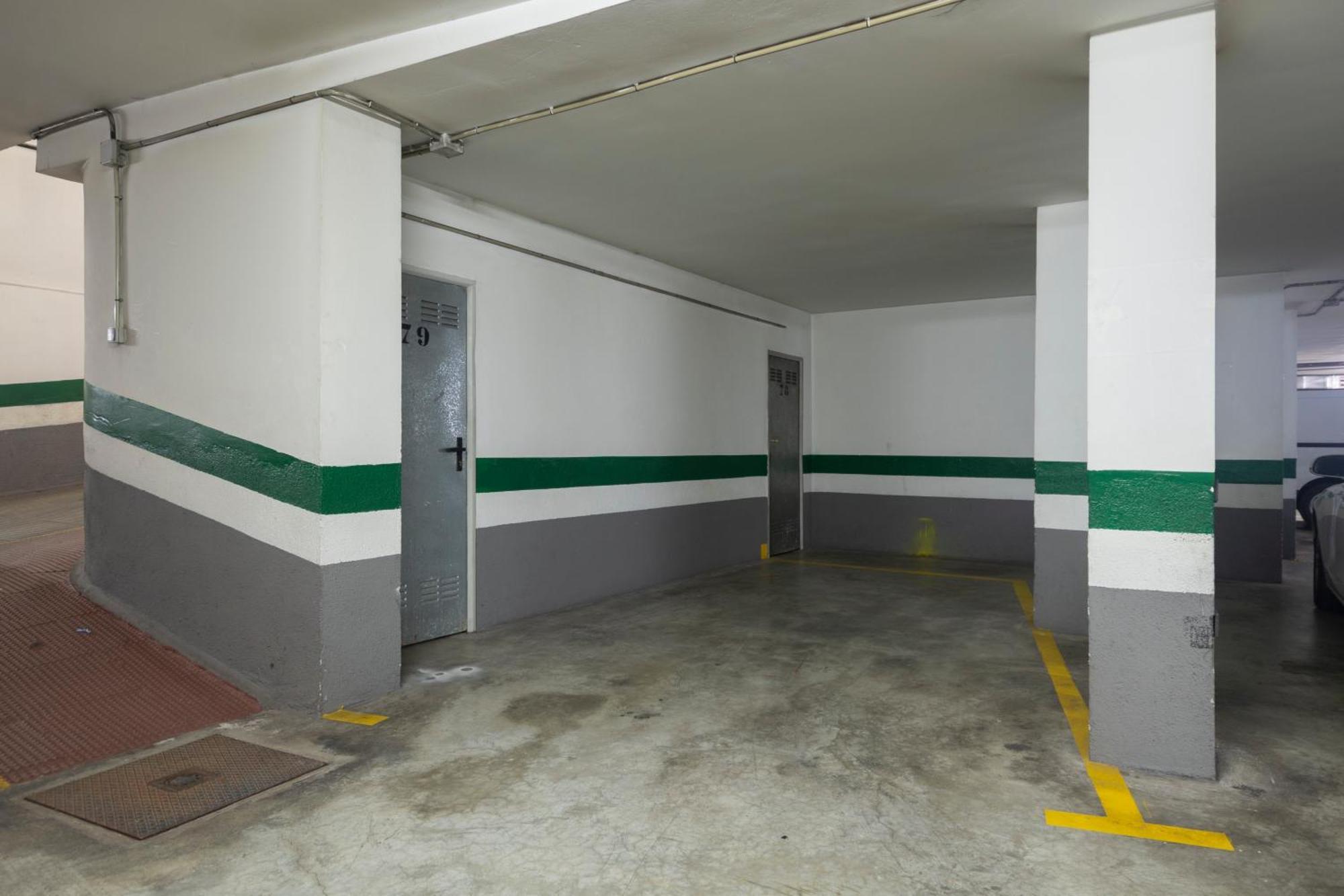 Centro N V 1+free Parking *