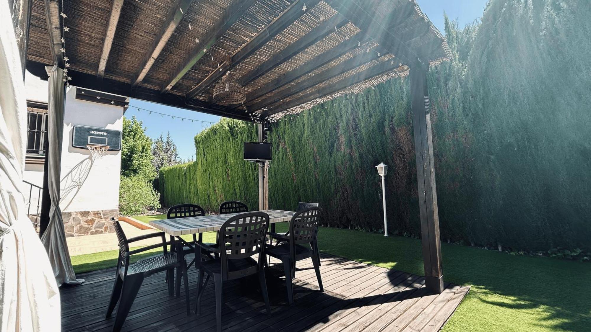 Extraordinaria Con Piscina Y Chimenea Сasa de vacaciones Granada