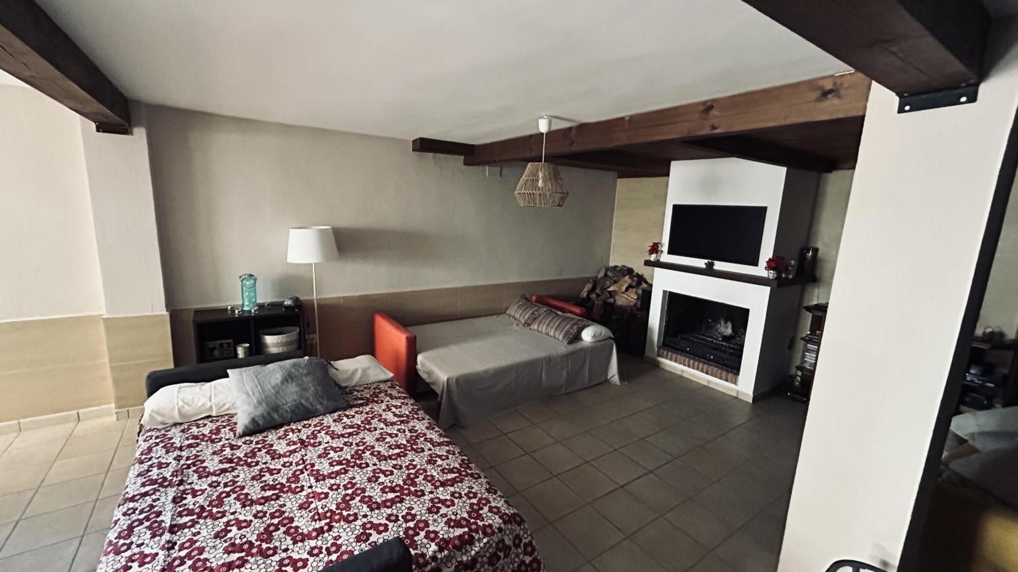 Extraordinaria Con Piscina Y Chimenea Granada