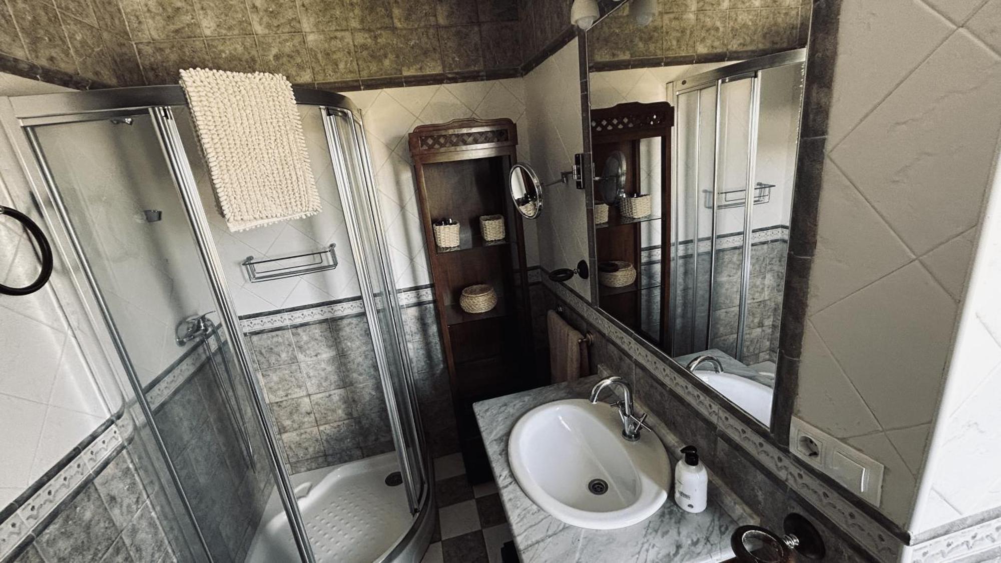 Extraordinaria Con Piscina Y Chimenea Granada