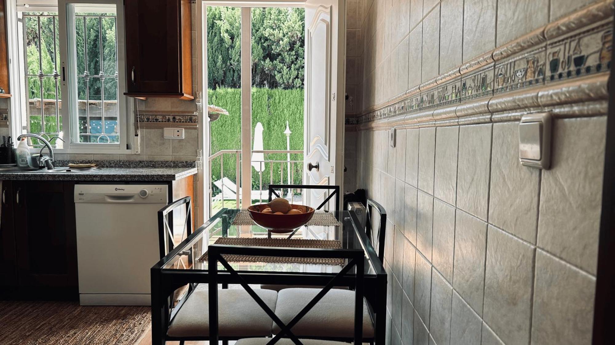Extraordinaria Con Piscina Y Chimenea