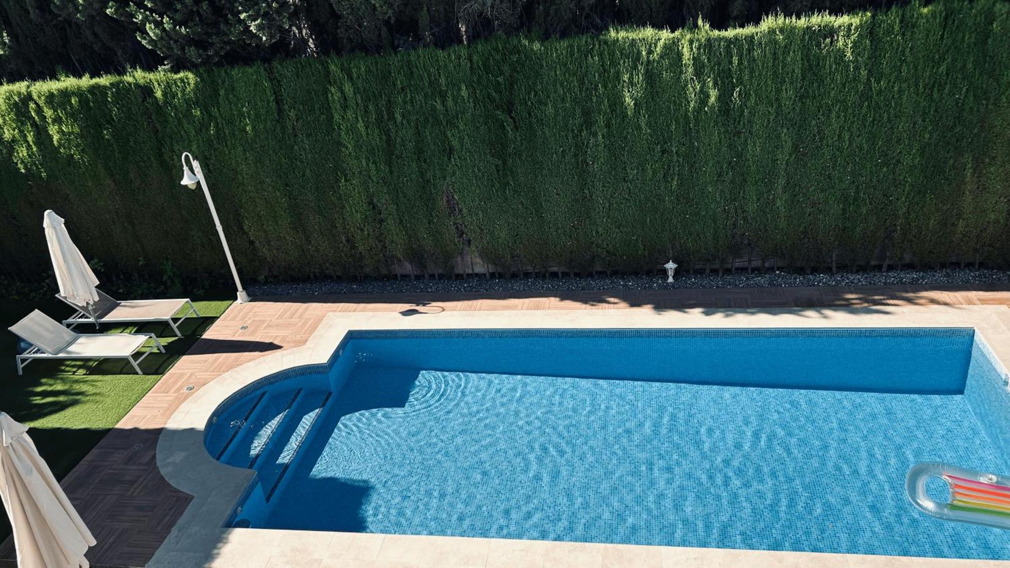 Extraordinaria Con Piscina Y Chimenea Granada