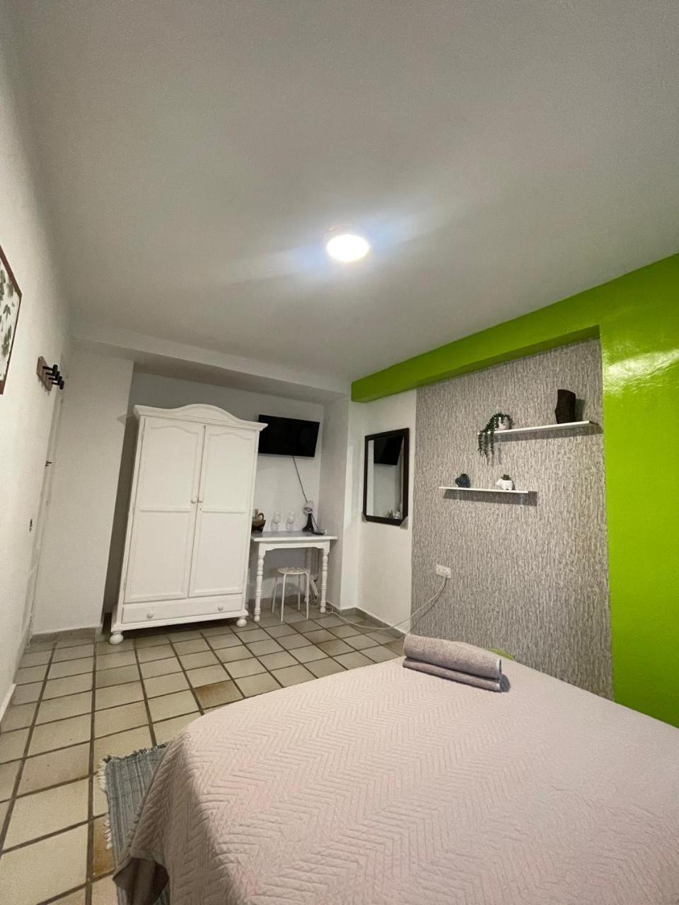 Homestay Muy Centrica. *
