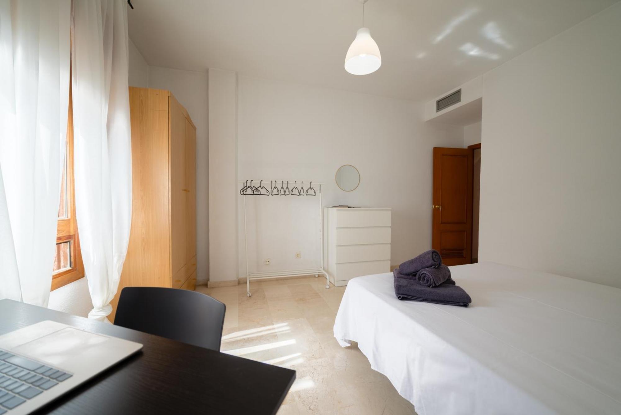 Trendyrooms Granada, Centro A 10 Minutos Andando