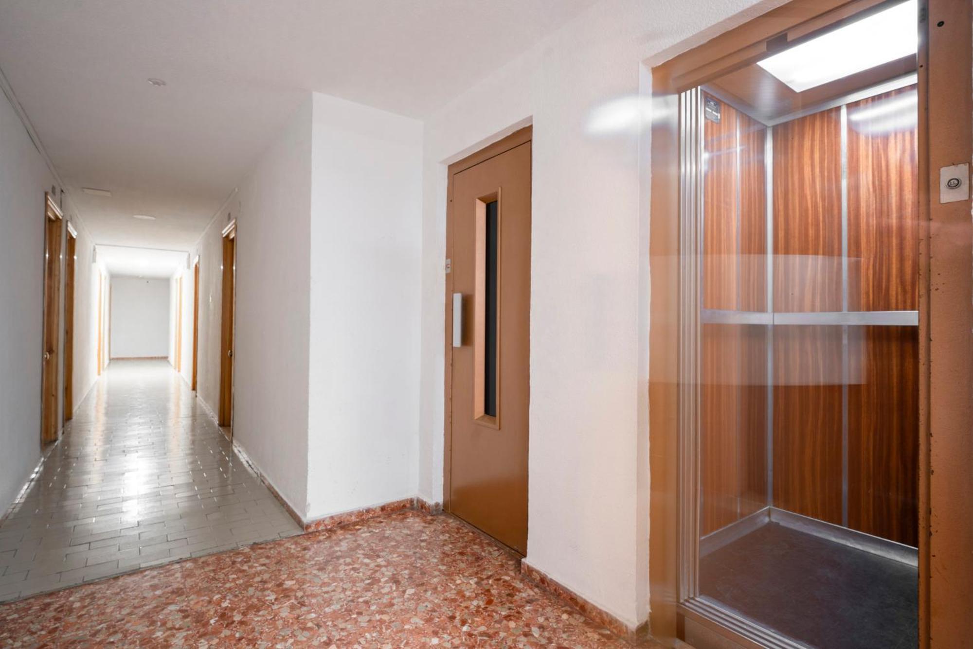 Apartamento Estudio Deluxe En Jardines Del Triunfo - *