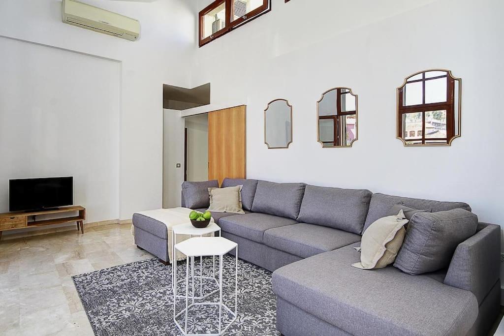 Mywhitewall Bib-rambla Granada