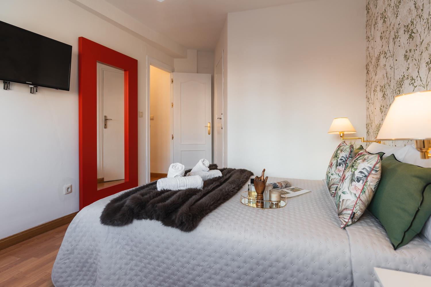 Apartamento Tuguest Maestro Breton Granada