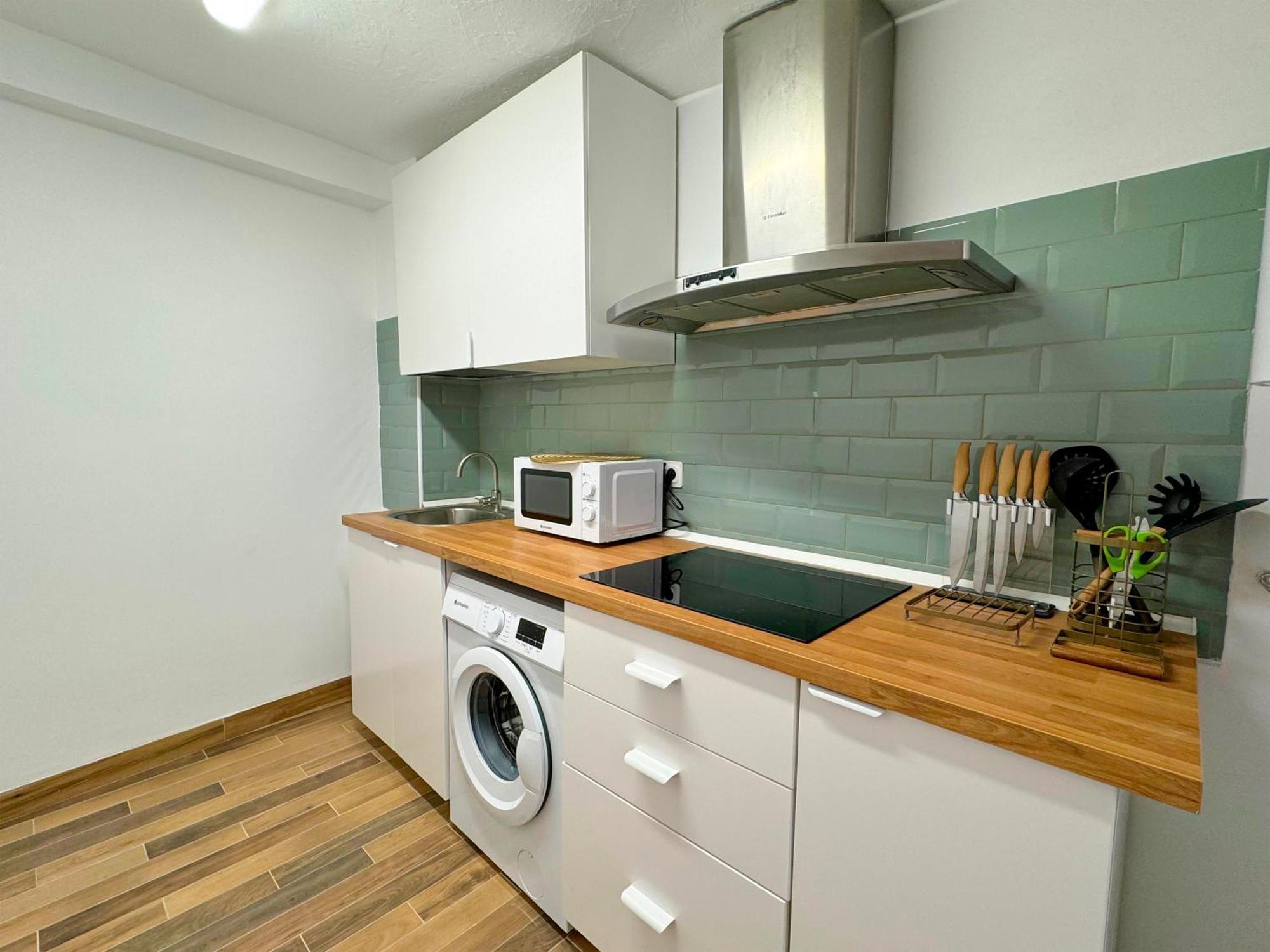 Plaza San Agustin 3000 Apartment *