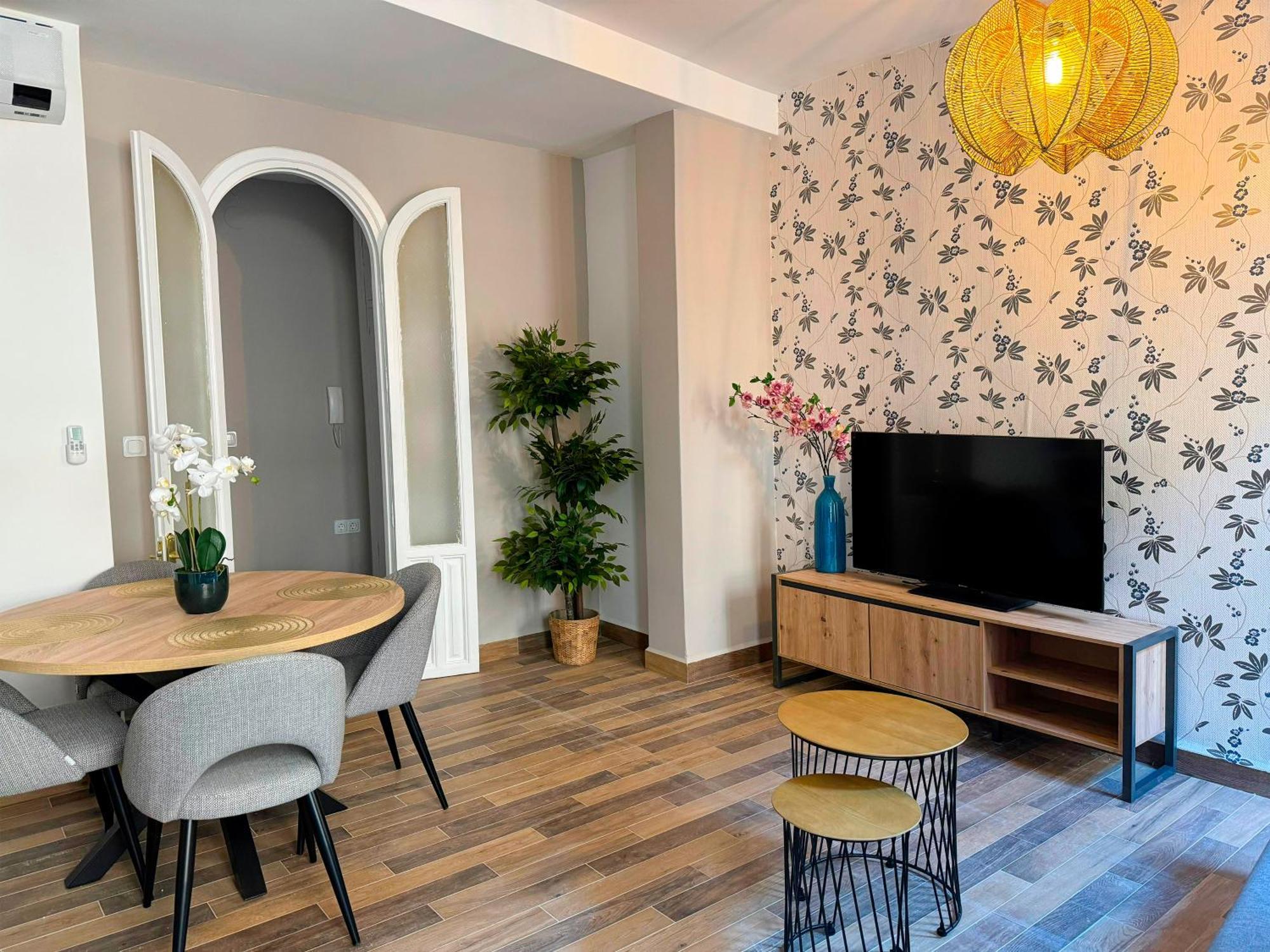 Plaza San Agustin 3000 Apartment