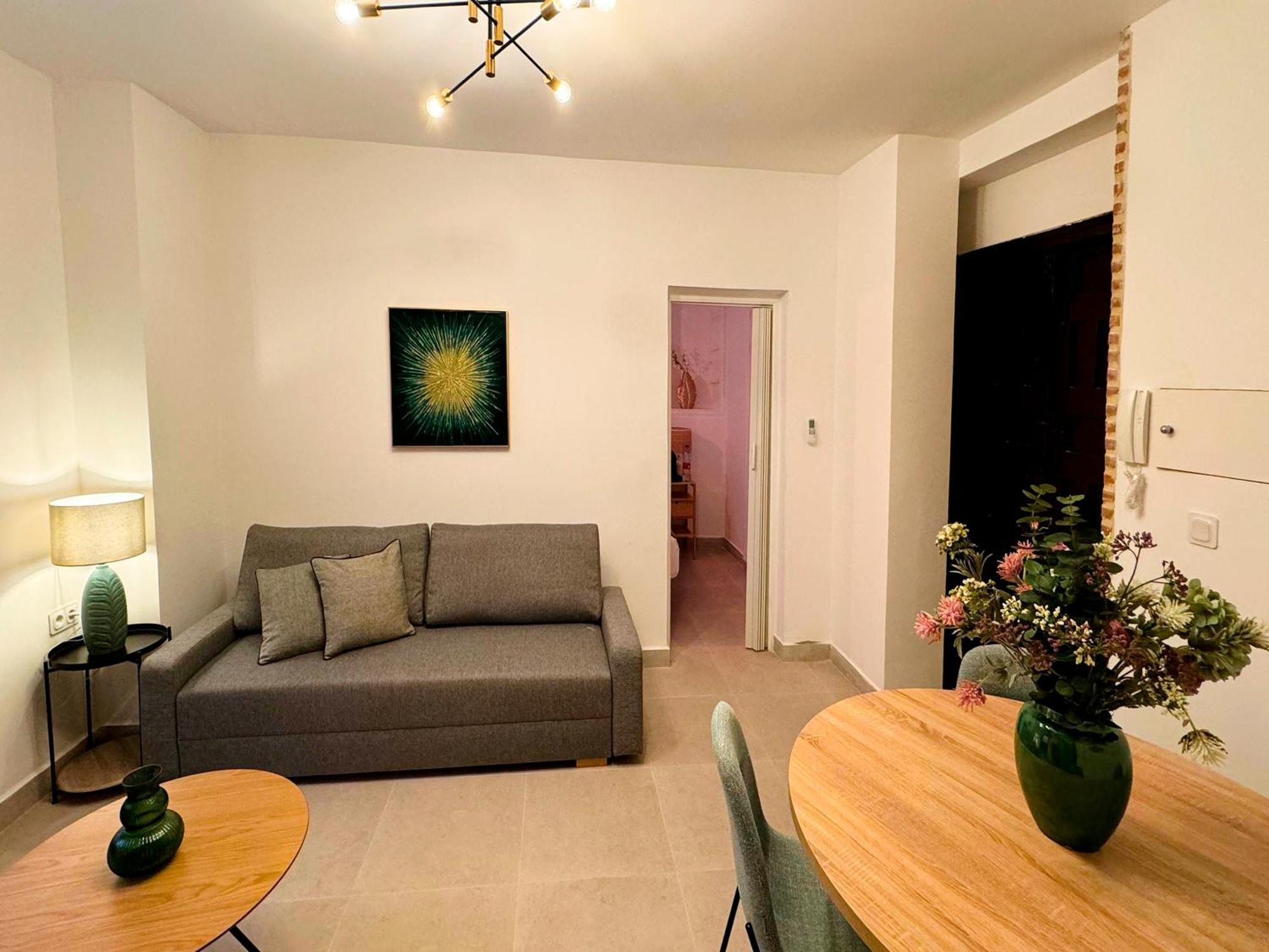 Plaza San Agustin 3000 Apartment