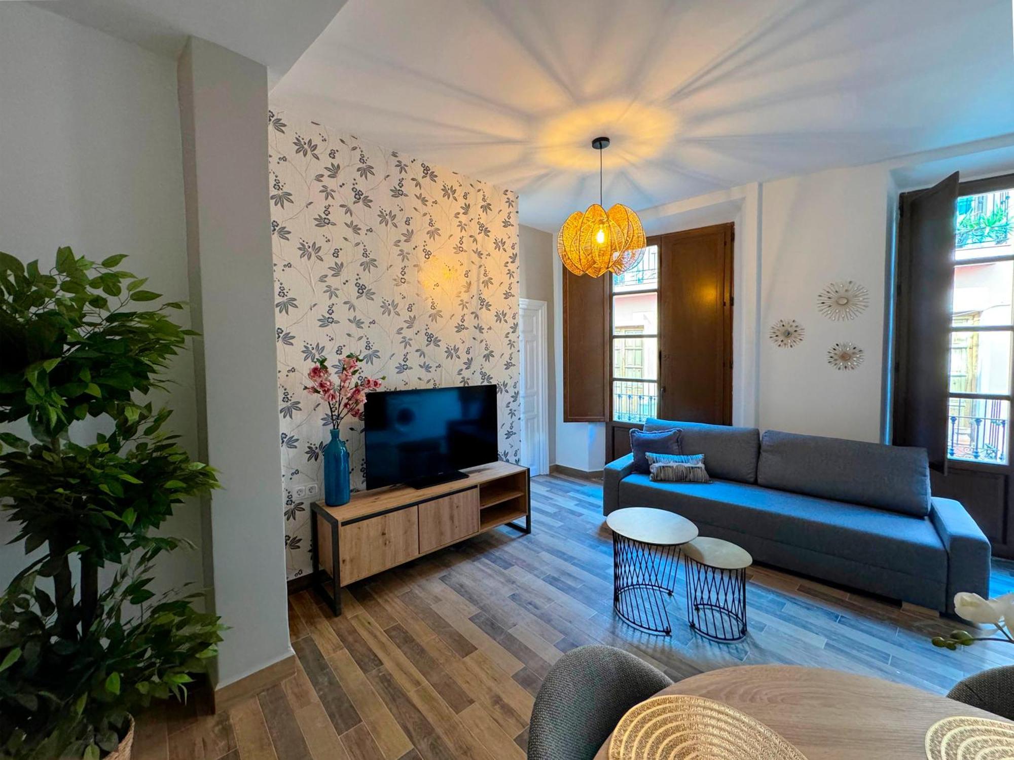 Plaza San Agustin 3000 Apartment *