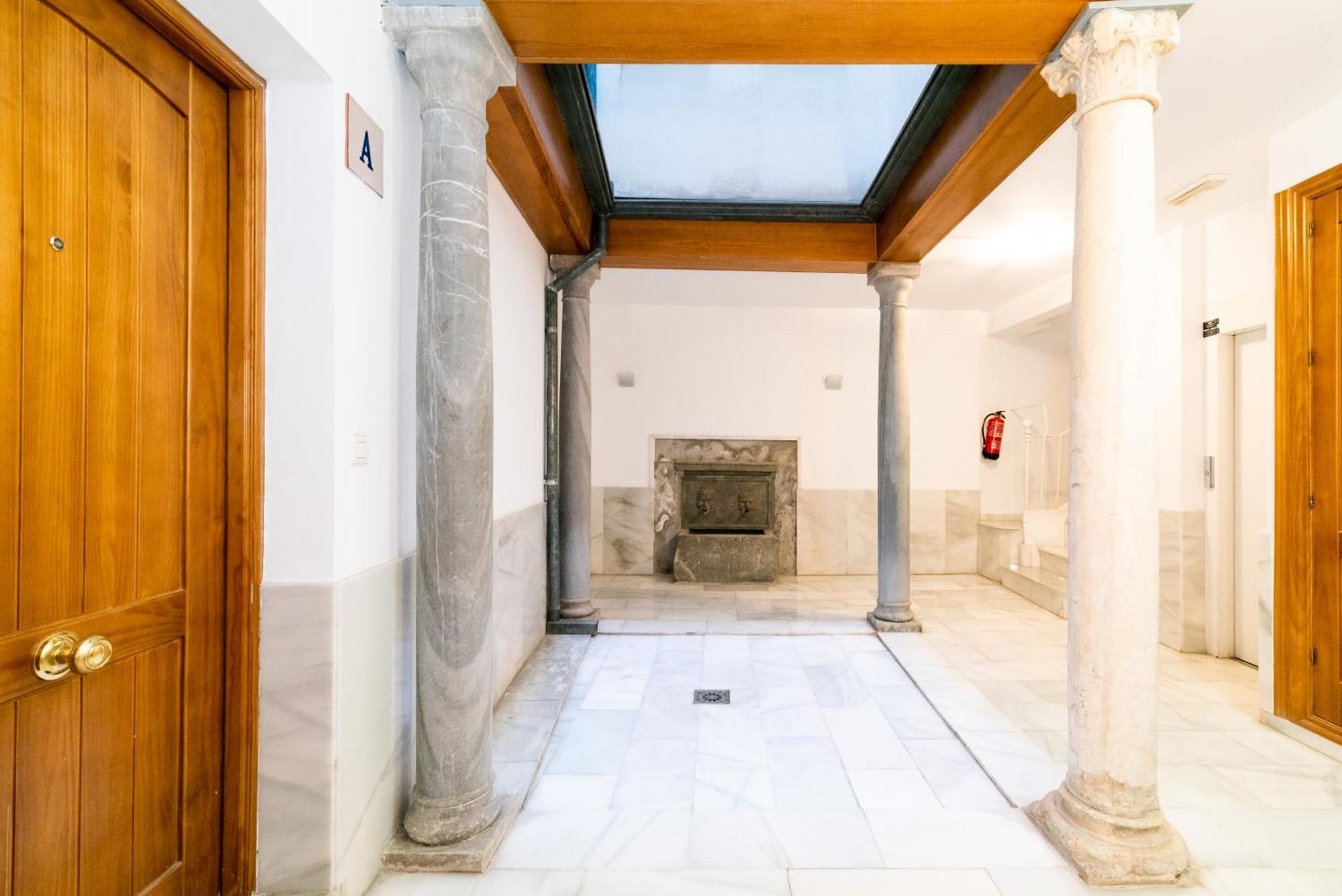 Precioso Piso En Pleno Centro De Junto A Iglesia De San Matias Apartamento