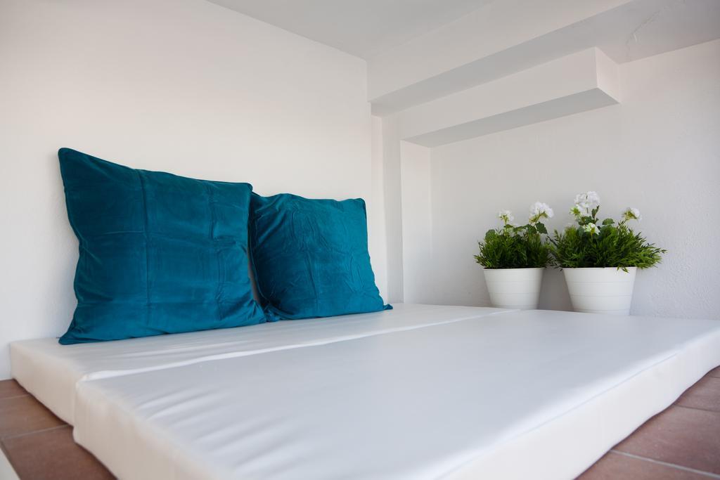 Tuguest Elvira 21