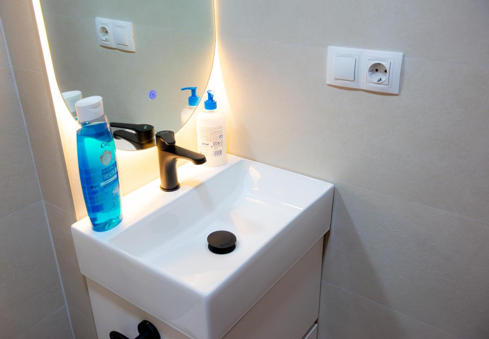 Con Aire Acondicionado Y Wifi En Qh Mirador De San Cristobal *