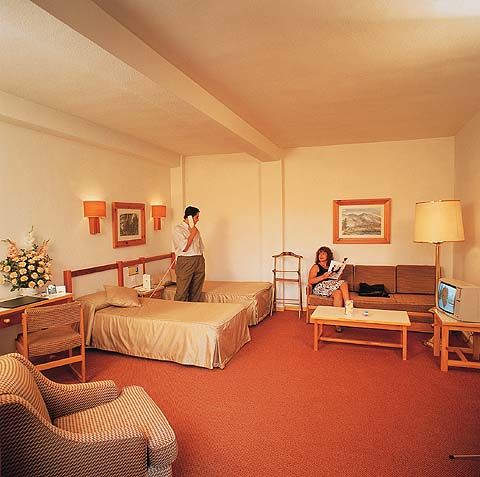 Tryp Alcano 3*